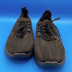 Brand new Pony sneakers size 10 1/2 US